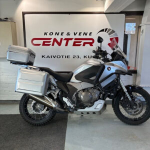 Honda VFR vm. 2012 58-IEI